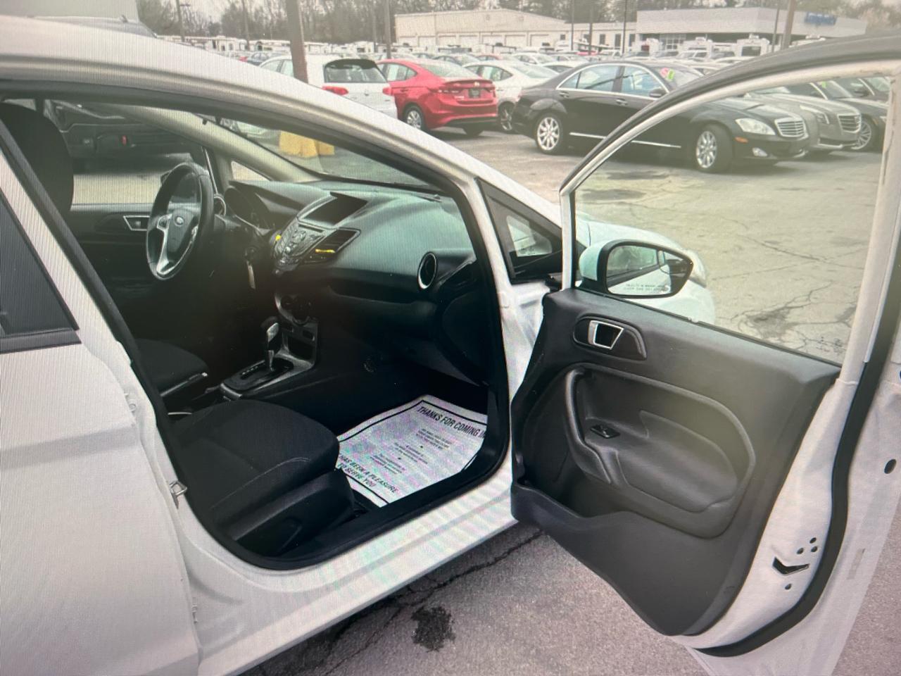 Ford FIESTA SE  2015