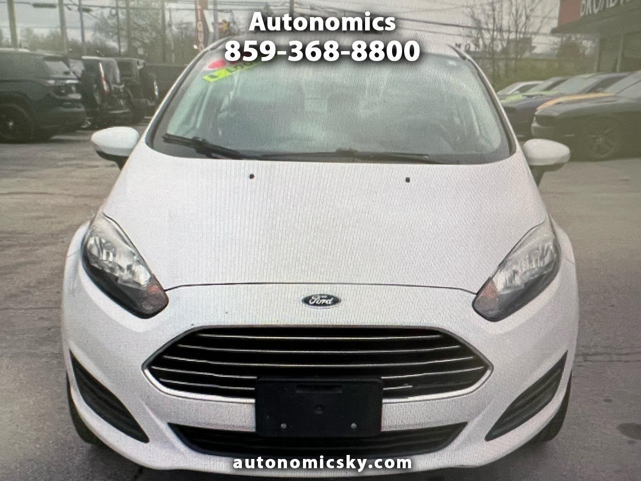 Ford FIESTA SE  2015