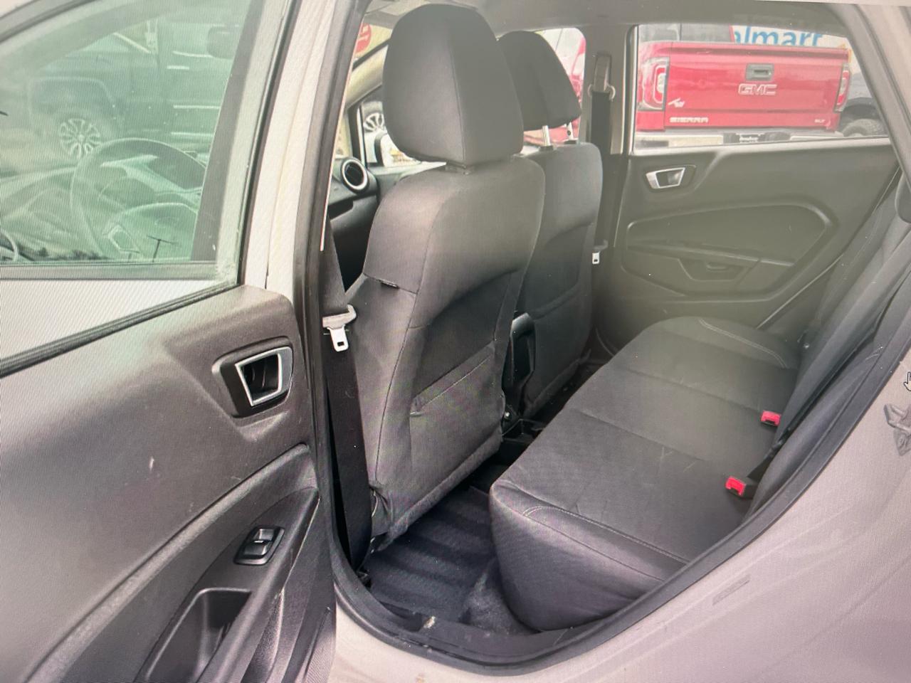 Ford FIESTA SE  2015