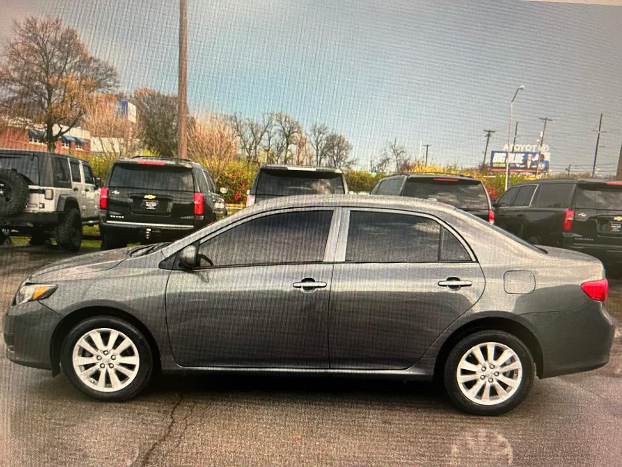 Toyota Corolla 4dr Sdn LE Auto 2010