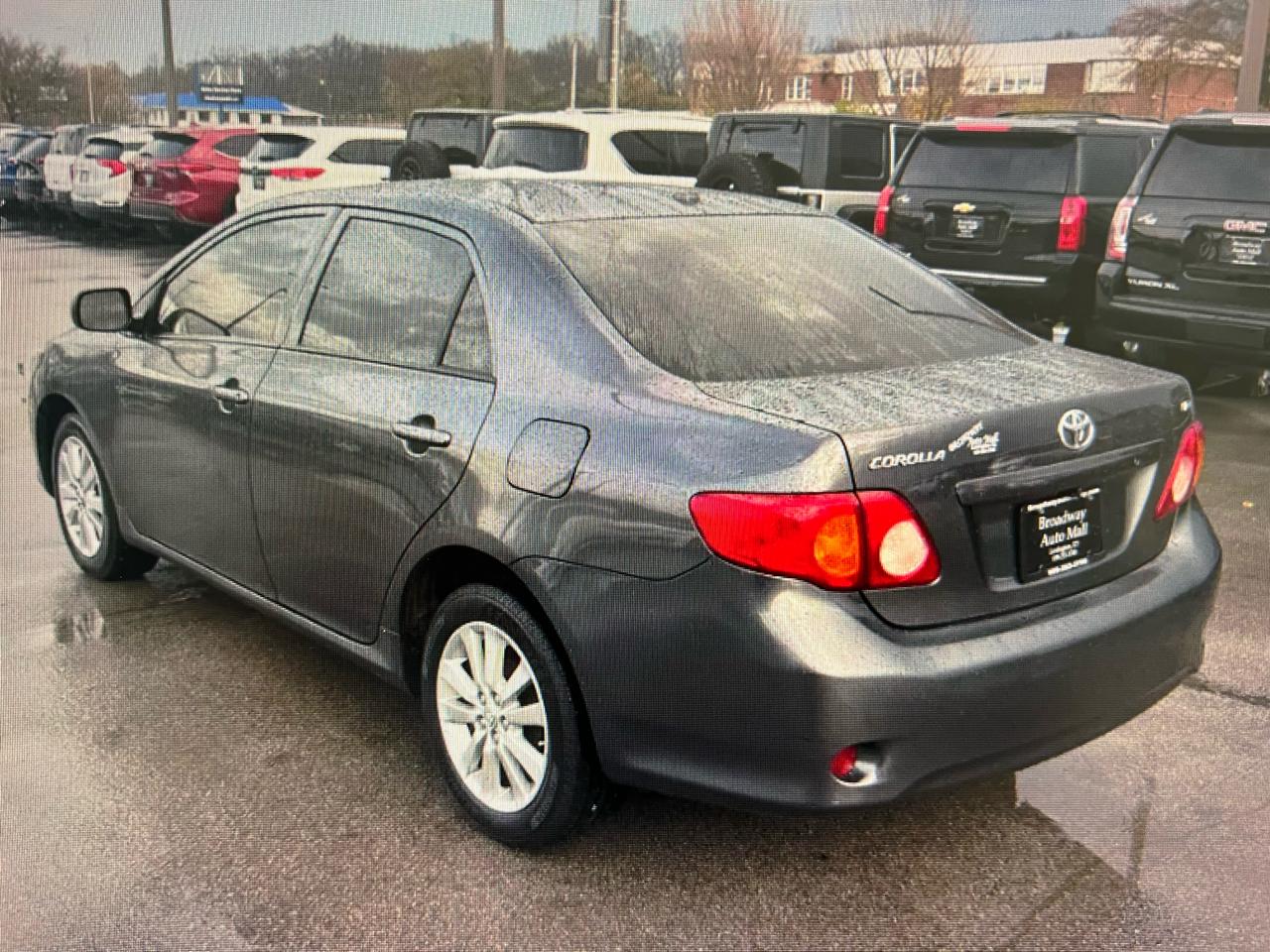 Toyota Corolla 4dr Sdn LE Auto 2010