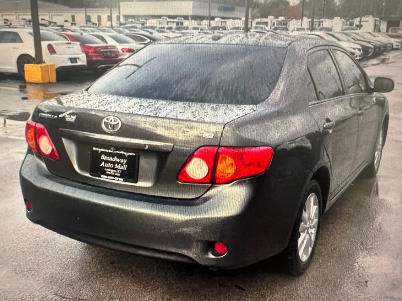 Toyota Corolla 4dr Sdn LE Auto 2010