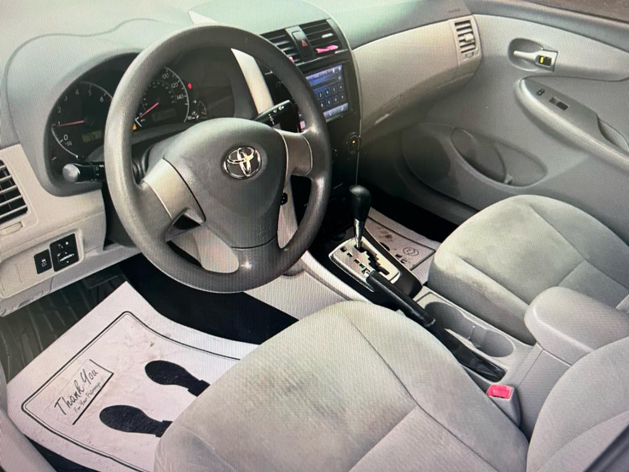 Toyota Corolla 4dr Sdn LE Auto 2010