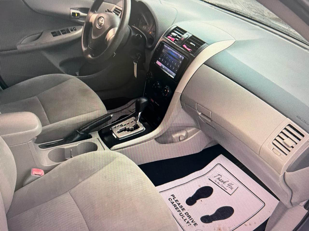 Toyota Corolla 4dr Sdn LE Auto 2010