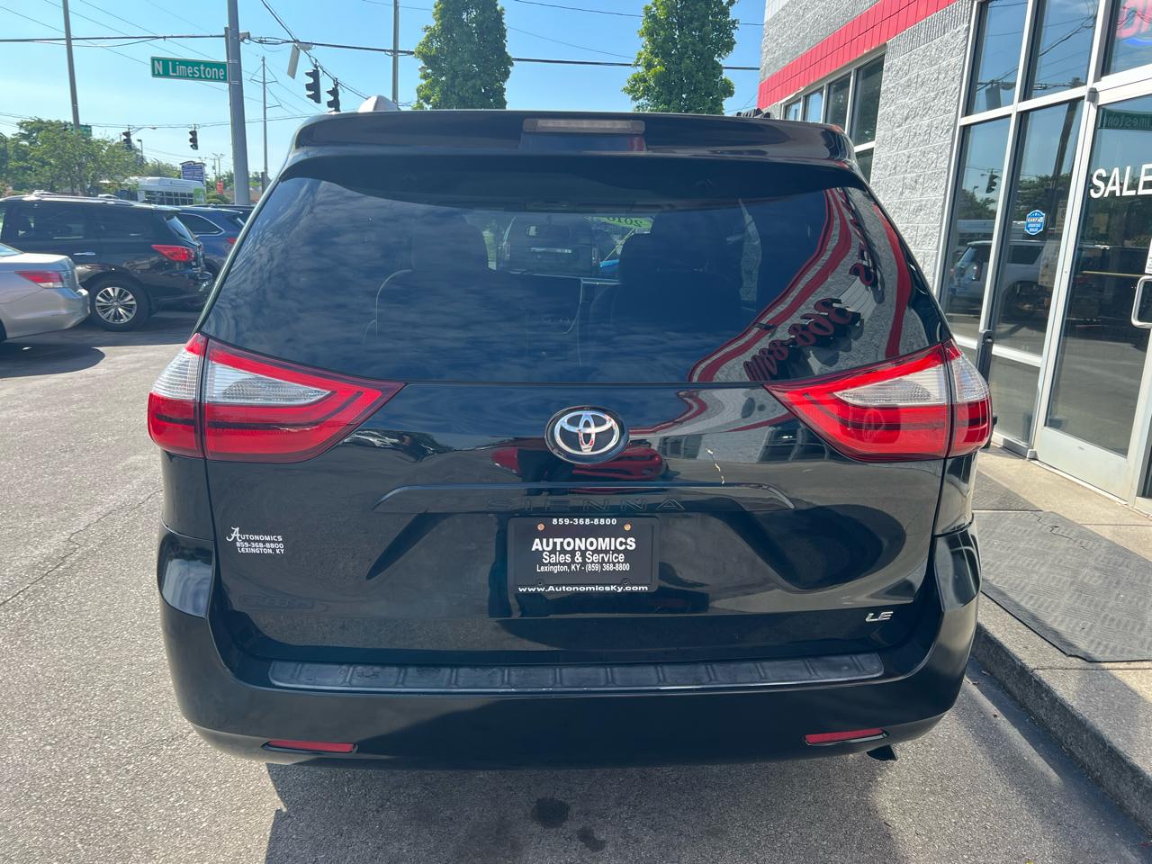 Toyota Sienna 5dr 8-Pass Van LE FWD (Natl) 2016