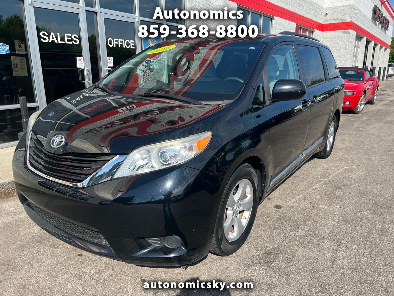 Toyota Sienna 5dr 8-Pass Van LE FWD (Natl) 2016