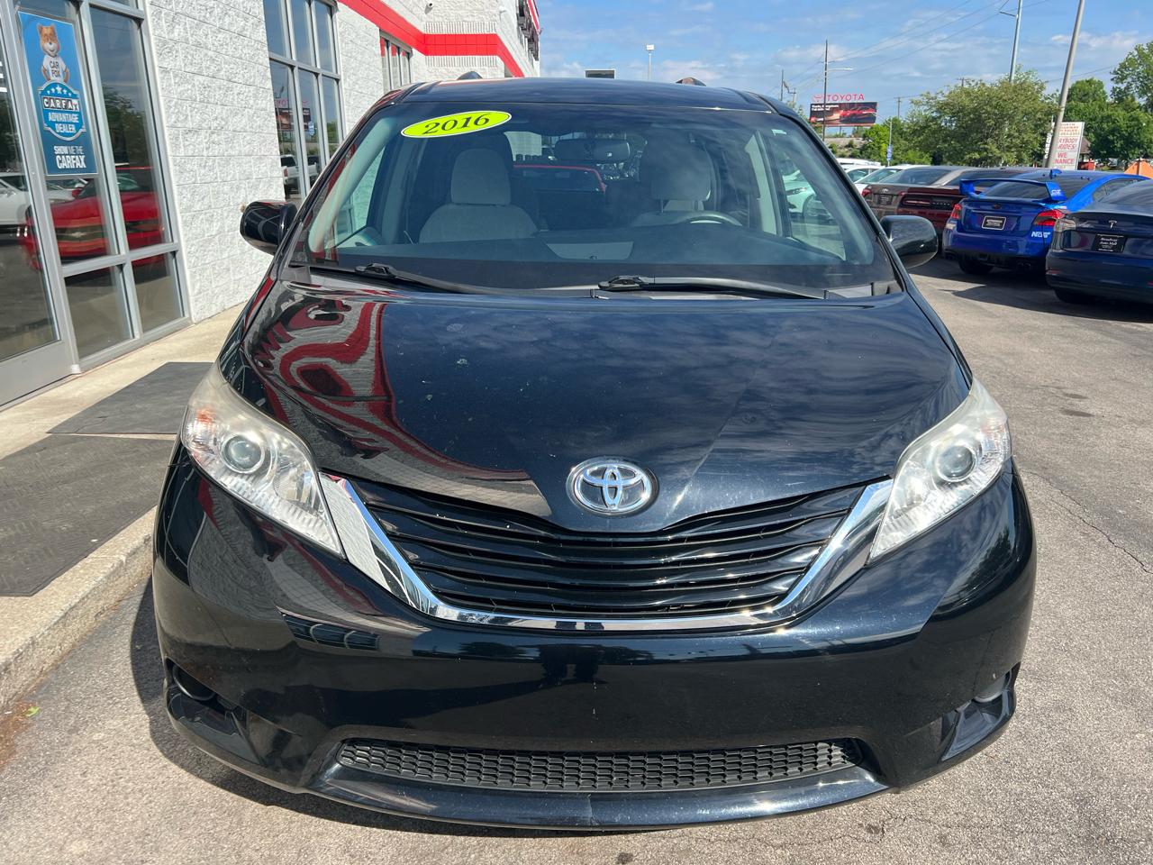 Toyota Sienna 5dr 8-Pass Van LE FWD (Natl) 2016