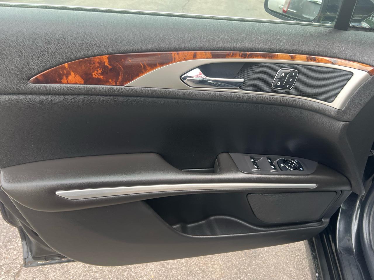 Lincoln MKZ 4dr Sdn FWD 2013