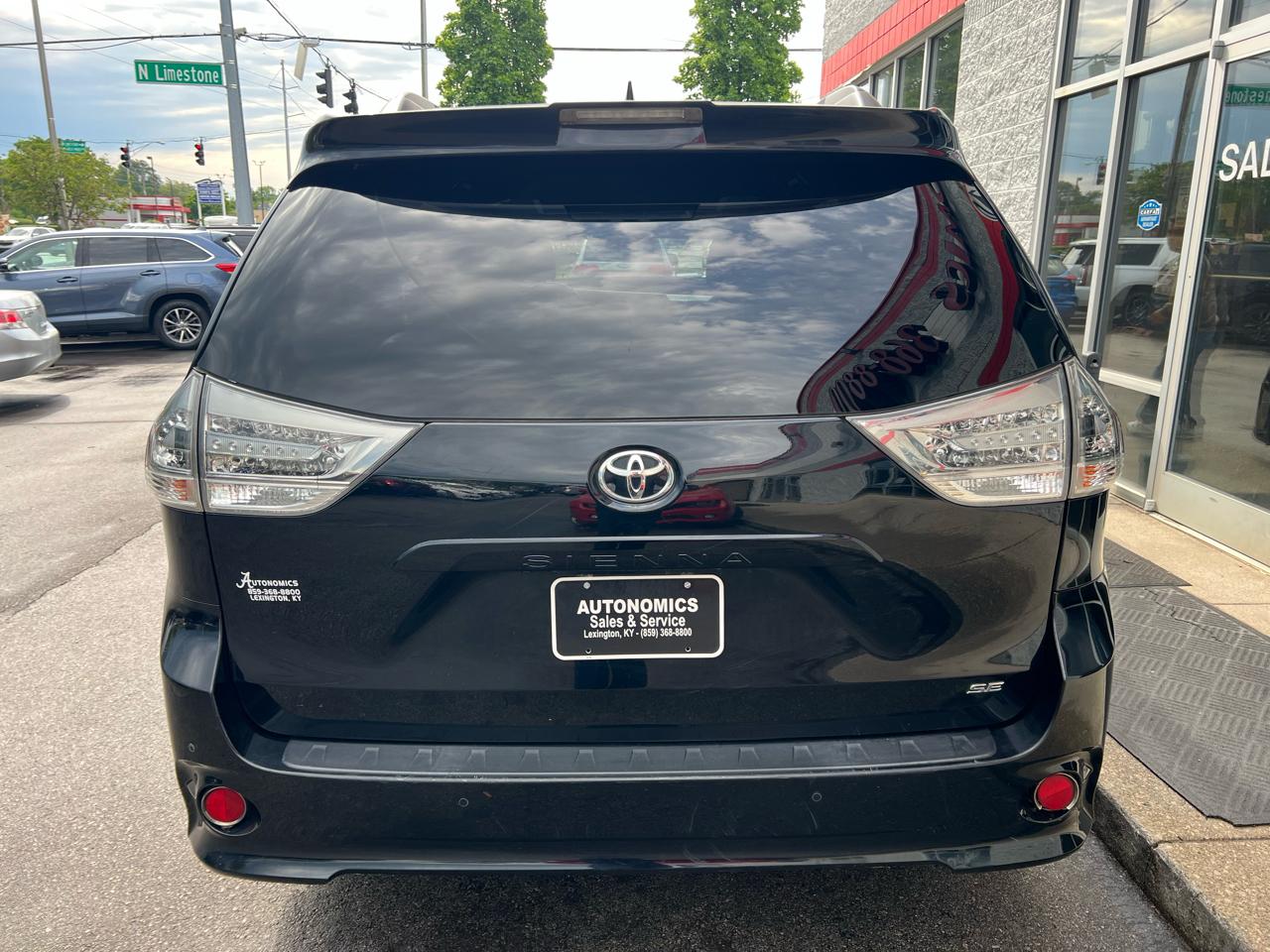 Toyota Sienna SE FWD 8-Passenger (Natl) 2019