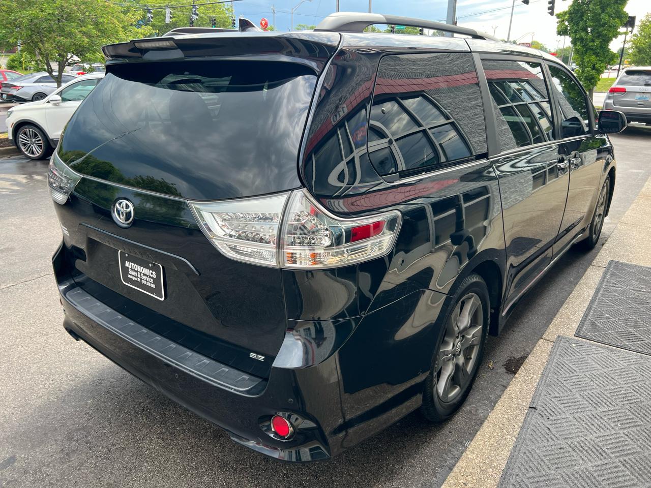 Toyota Sienna SE FWD 8-Passenger (Natl) 2019
