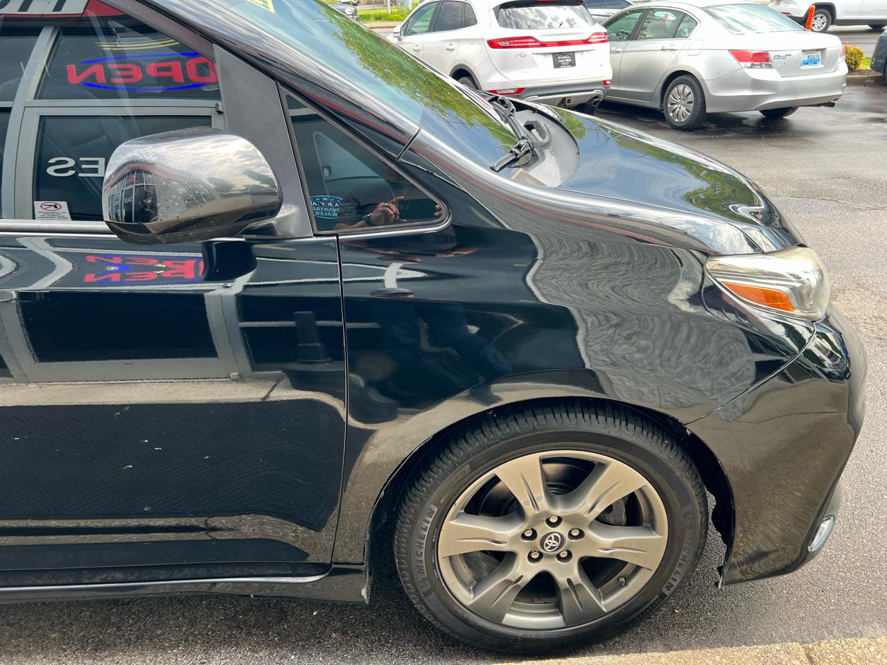Toyota Sienna SE FWD 8-Passenger (Natl) 2019