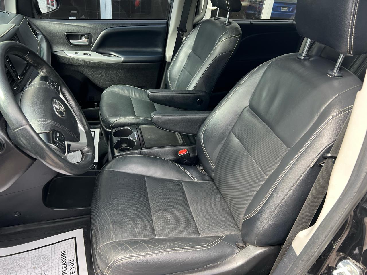 Toyota Sienna SE FWD 8-Passenger (Natl) 2019