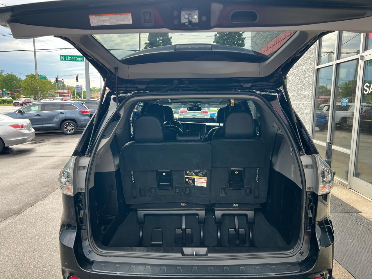 Toyota Sienna SE FWD 8-Passenger (Natl) 2019