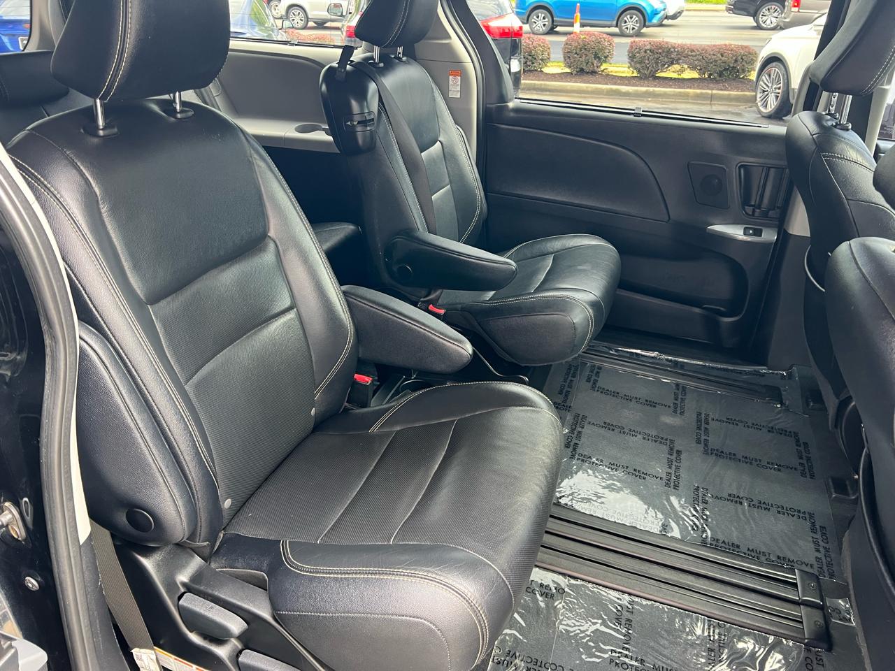 Toyota Sienna SE FWD 8-Passenger (Natl) 2019