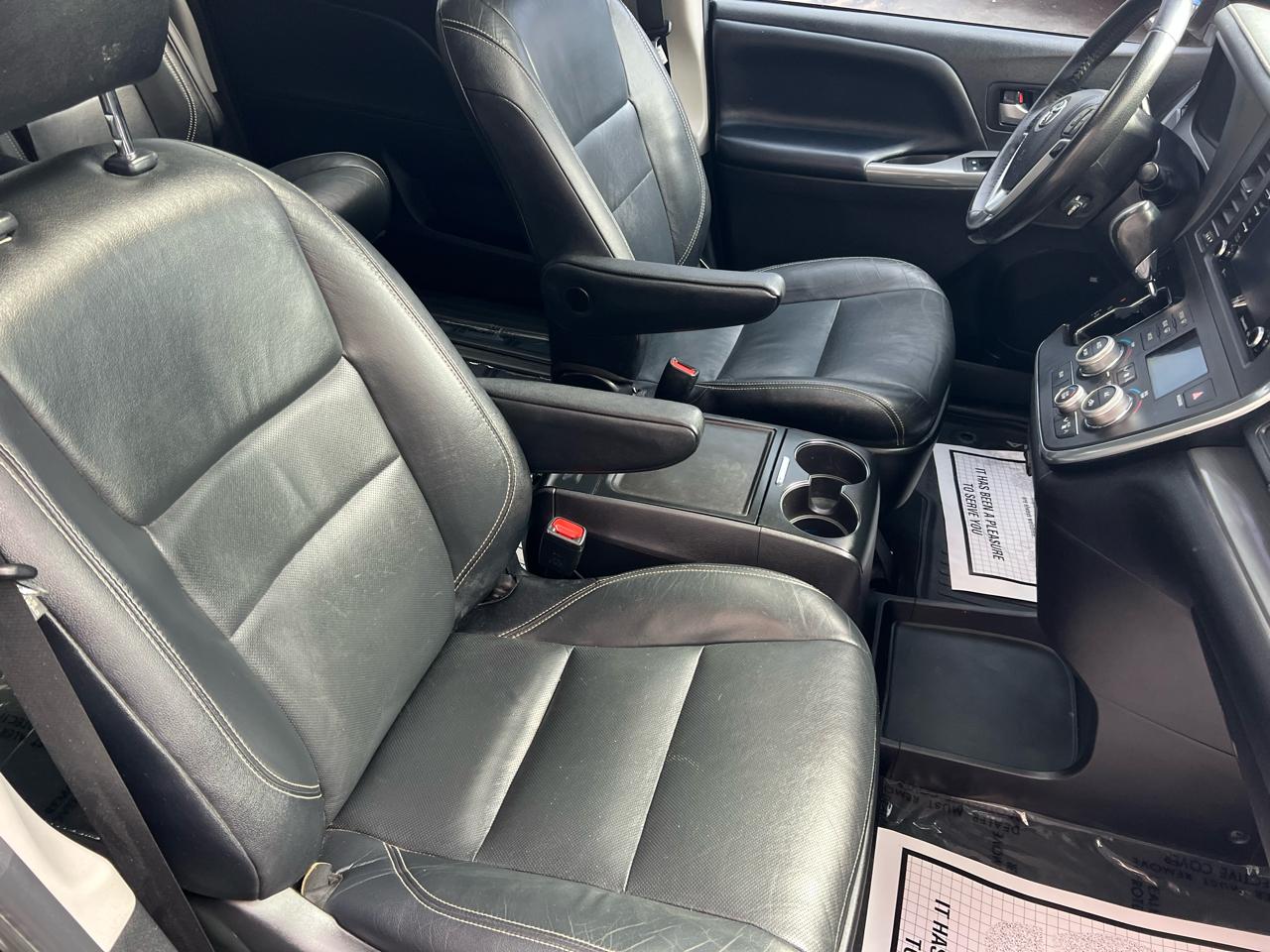 Toyota Sienna SE FWD 8-Passenger (Natl) 2019