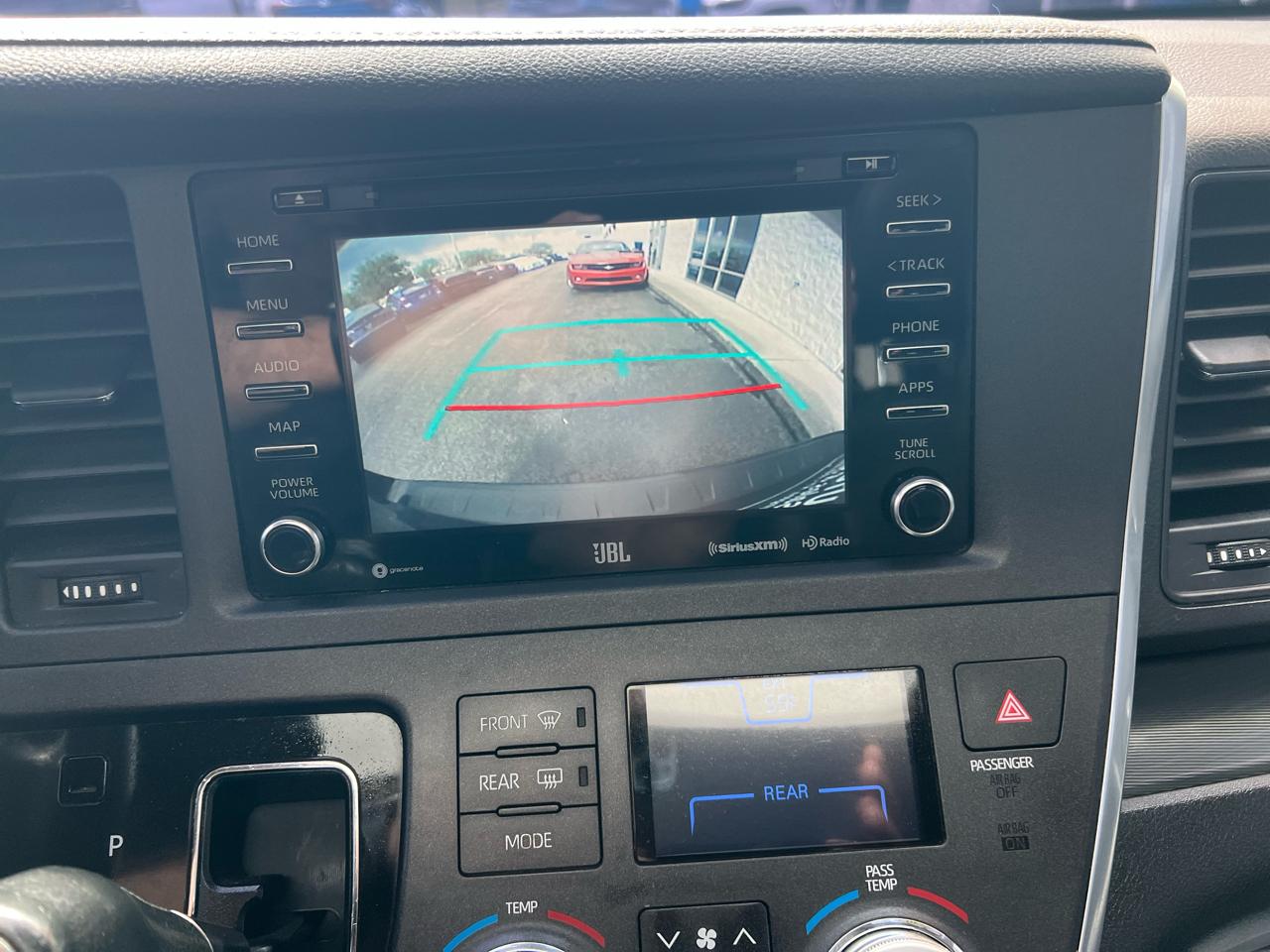 Toyota Sienna SE FWD 8-Passenger (Natl) 2019