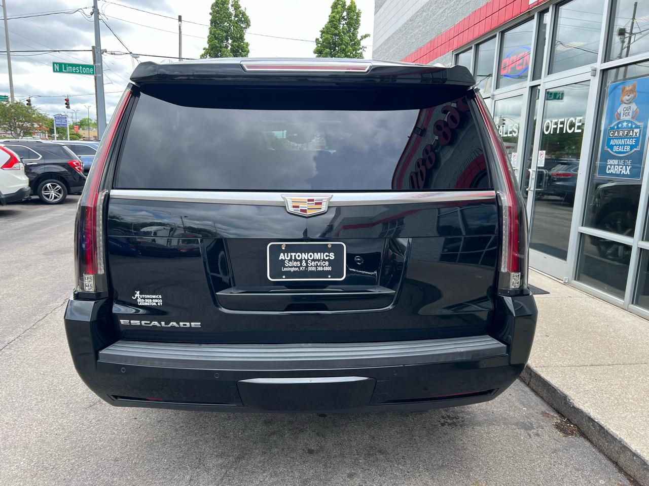 Cadillac Escalade ESV 4WD 4dr Luxury Collection 2016