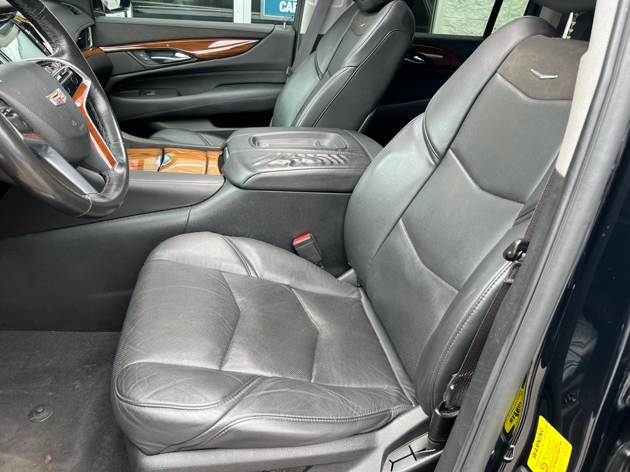 Cadillac Escalade ESV 4WD 4dr Luxury Collection 2016