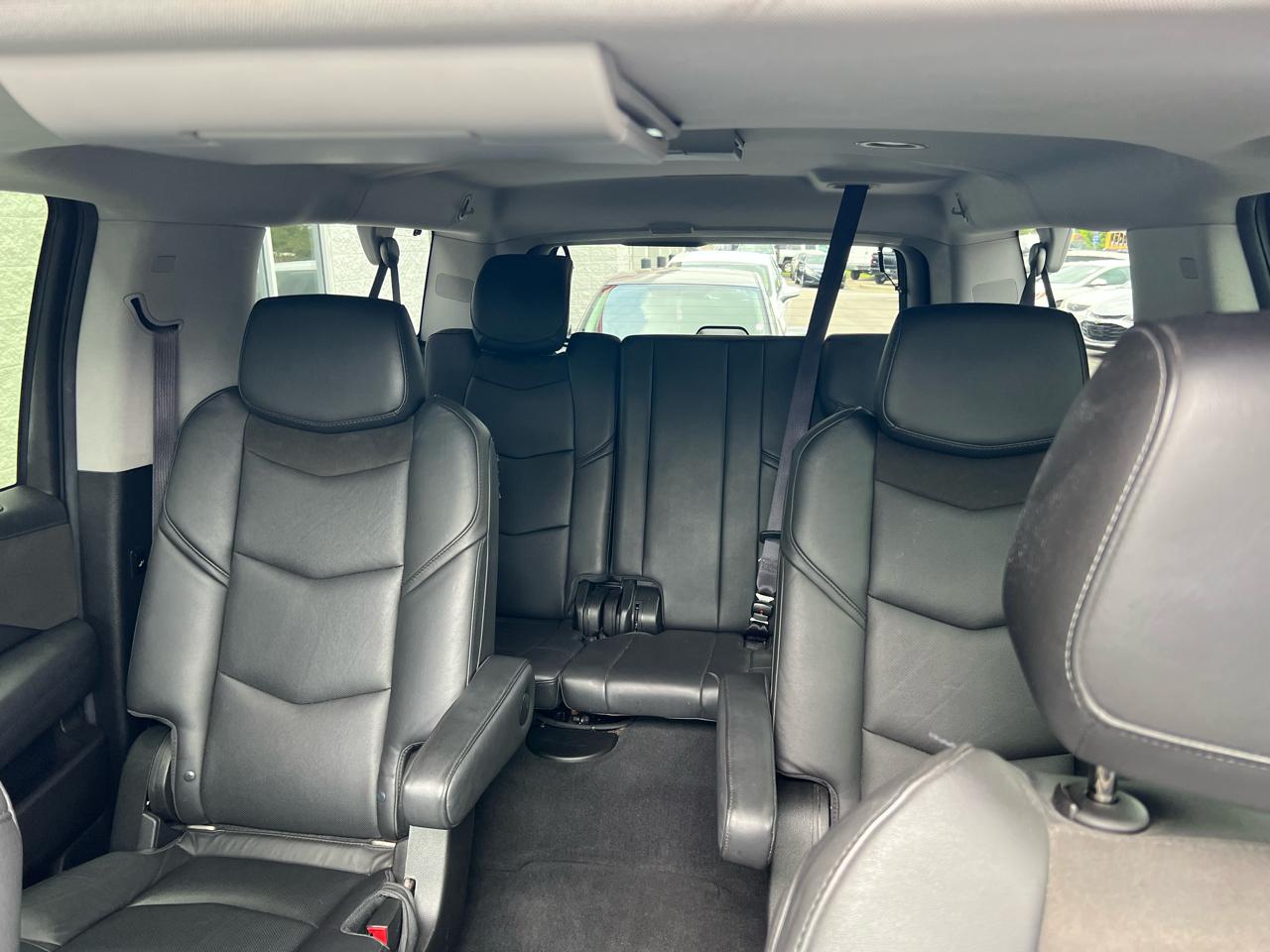 Cadillac Escalade ESV 4WD 4dr Luxury Collection 2016
