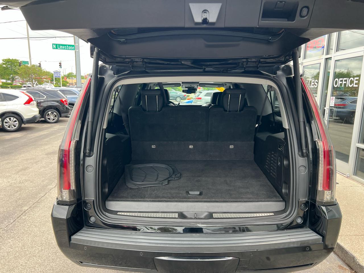 Cadillac Escalade ESV 4WD 4dr Luxury Collection 2016