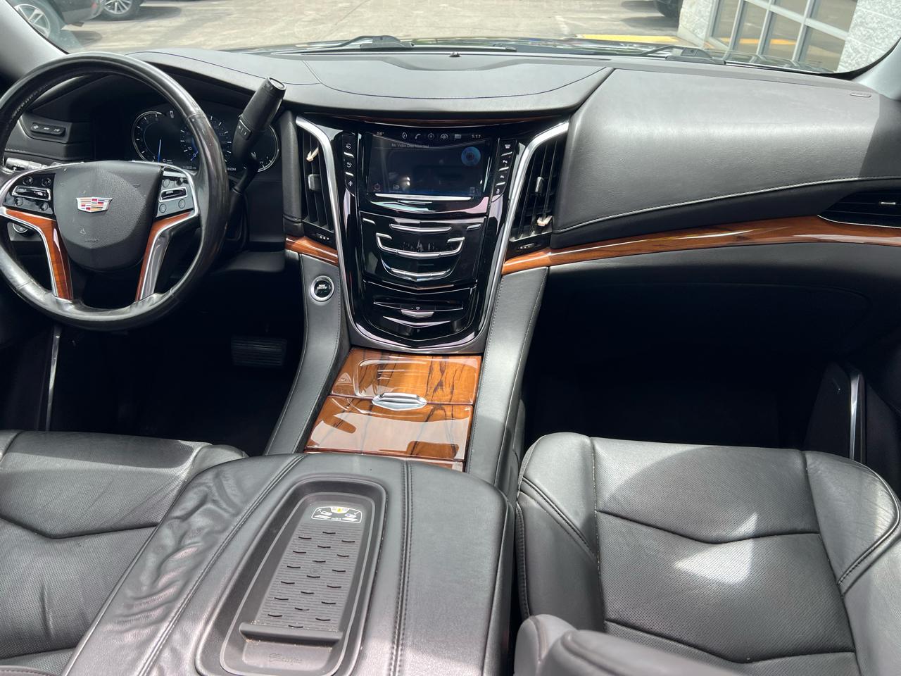 Cadillac Escalade ESV 4WD 4dr Luxury Collection 2016