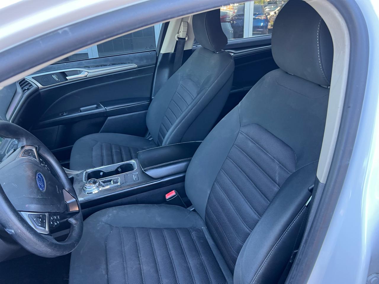 Ford Fusion SE FWD 2018