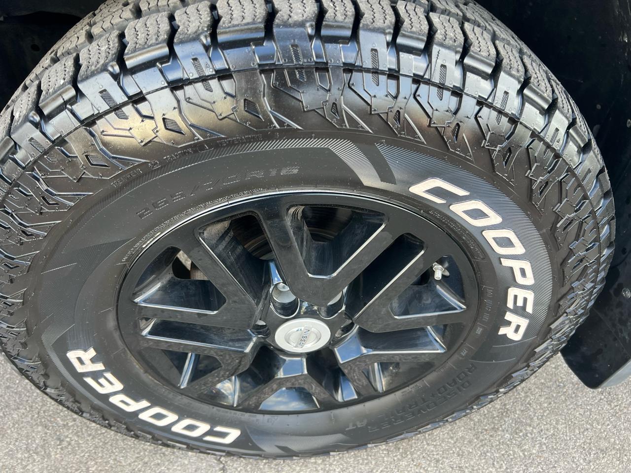 Nissan Frontier 4WD Crew Cab LWB Auto SV 2015