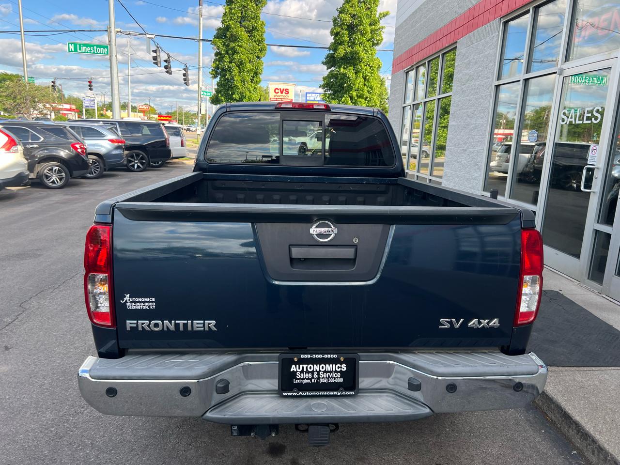 Nissan Frontier 4WD Crew Cab LWB Auto SV 2015