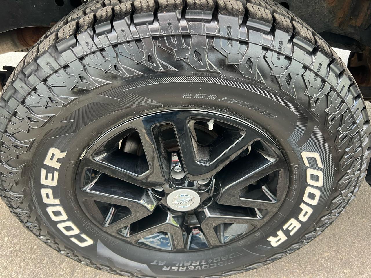 Nissan Frontier 4WD Crew Cab LWB Auto SV 2015
