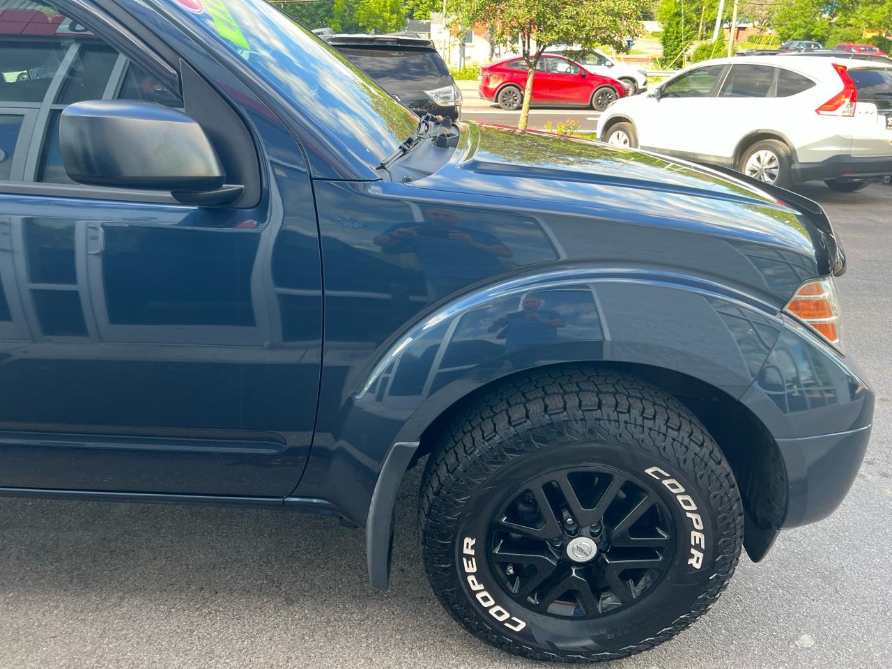 Nissan Frontier 4WD Crew Cab LWB Auto SV 2015