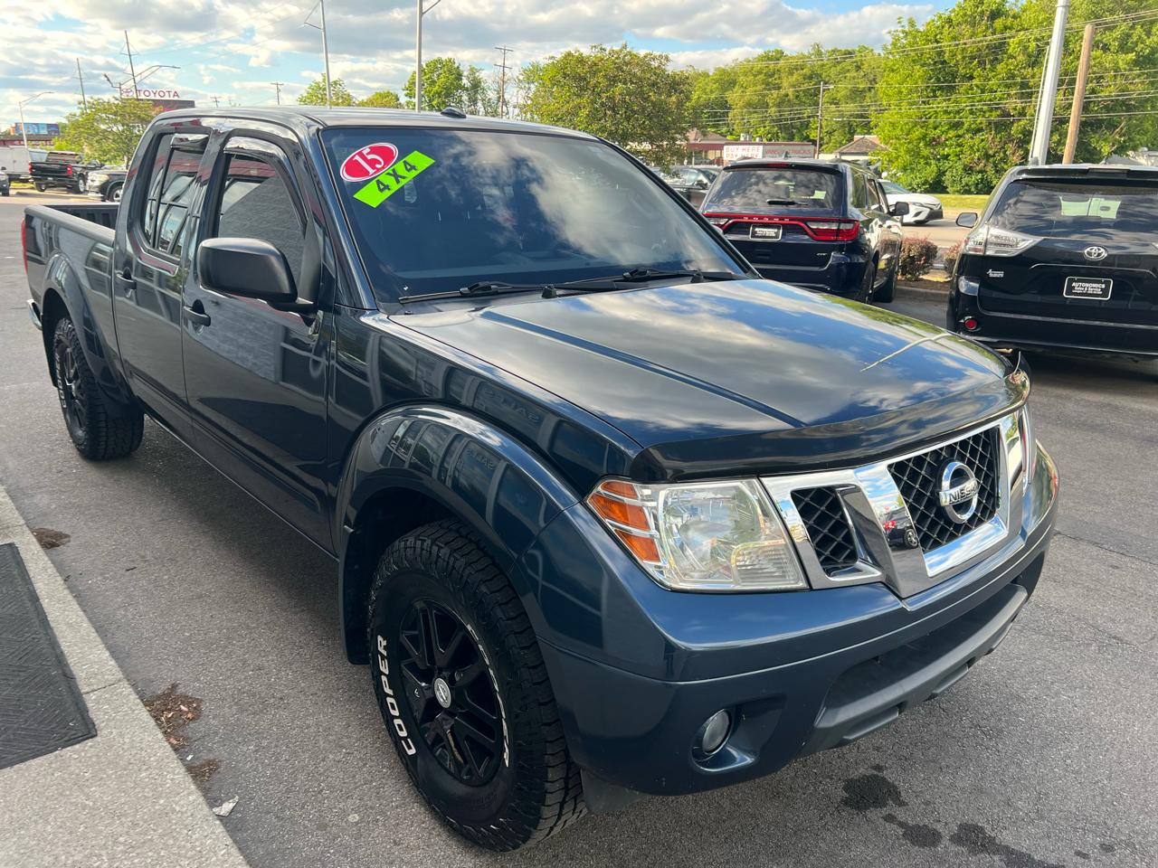 Nissan Frontier 4WD Crew Cab LWB Auto SV 2015