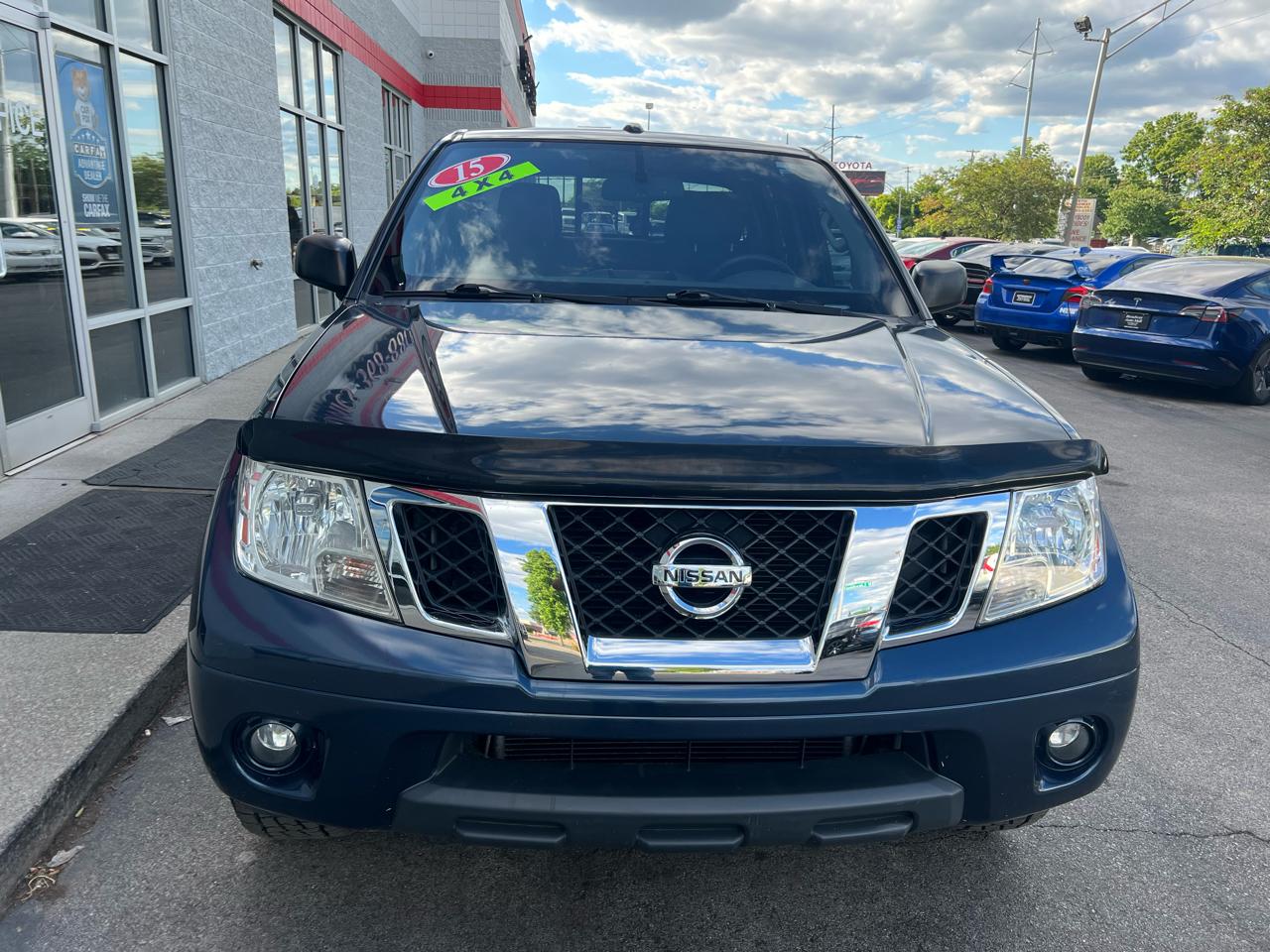 Nissan Frontier 4WD Crew Cab LWB Auto SV 2015