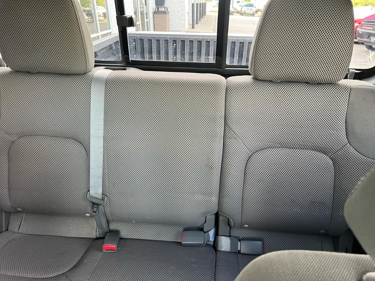 Nissan Frontier 4WD Crew Cab LWB Auto SV 2015