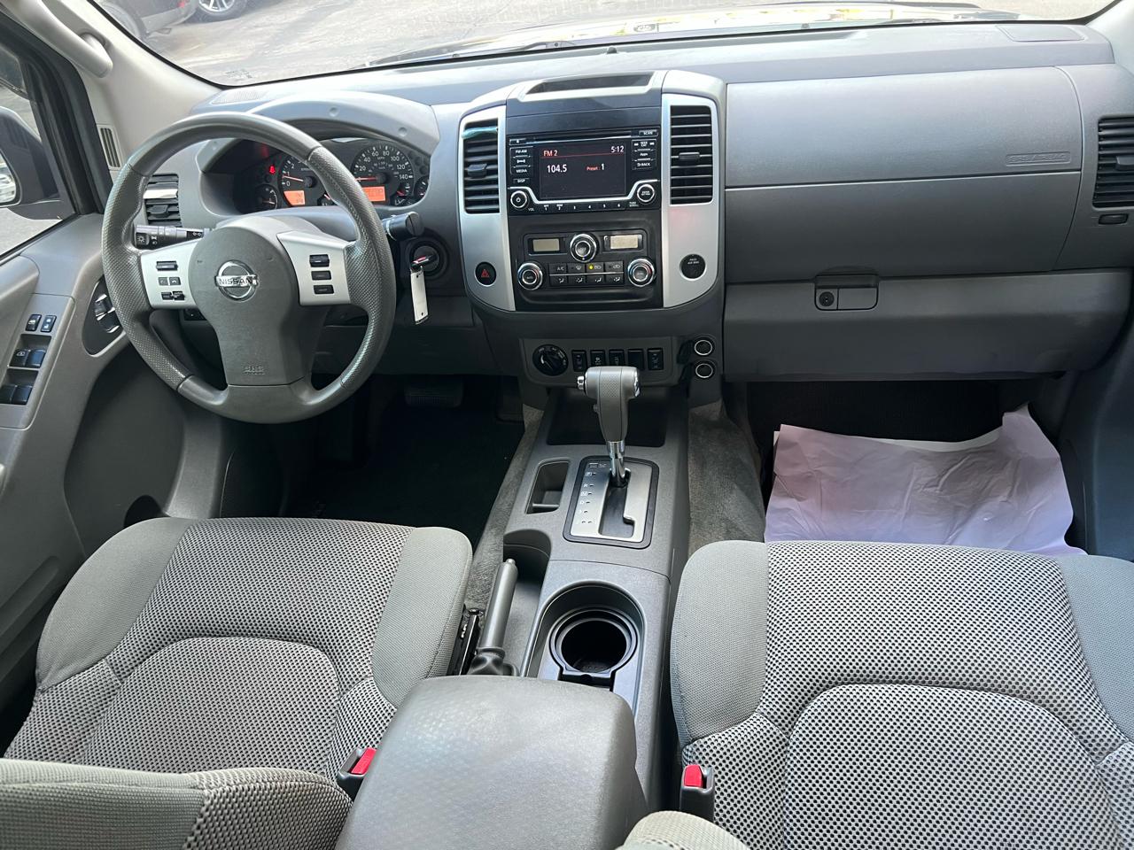 Nissan Frontier 4WD Crew Cab LWB Auto SV 2015