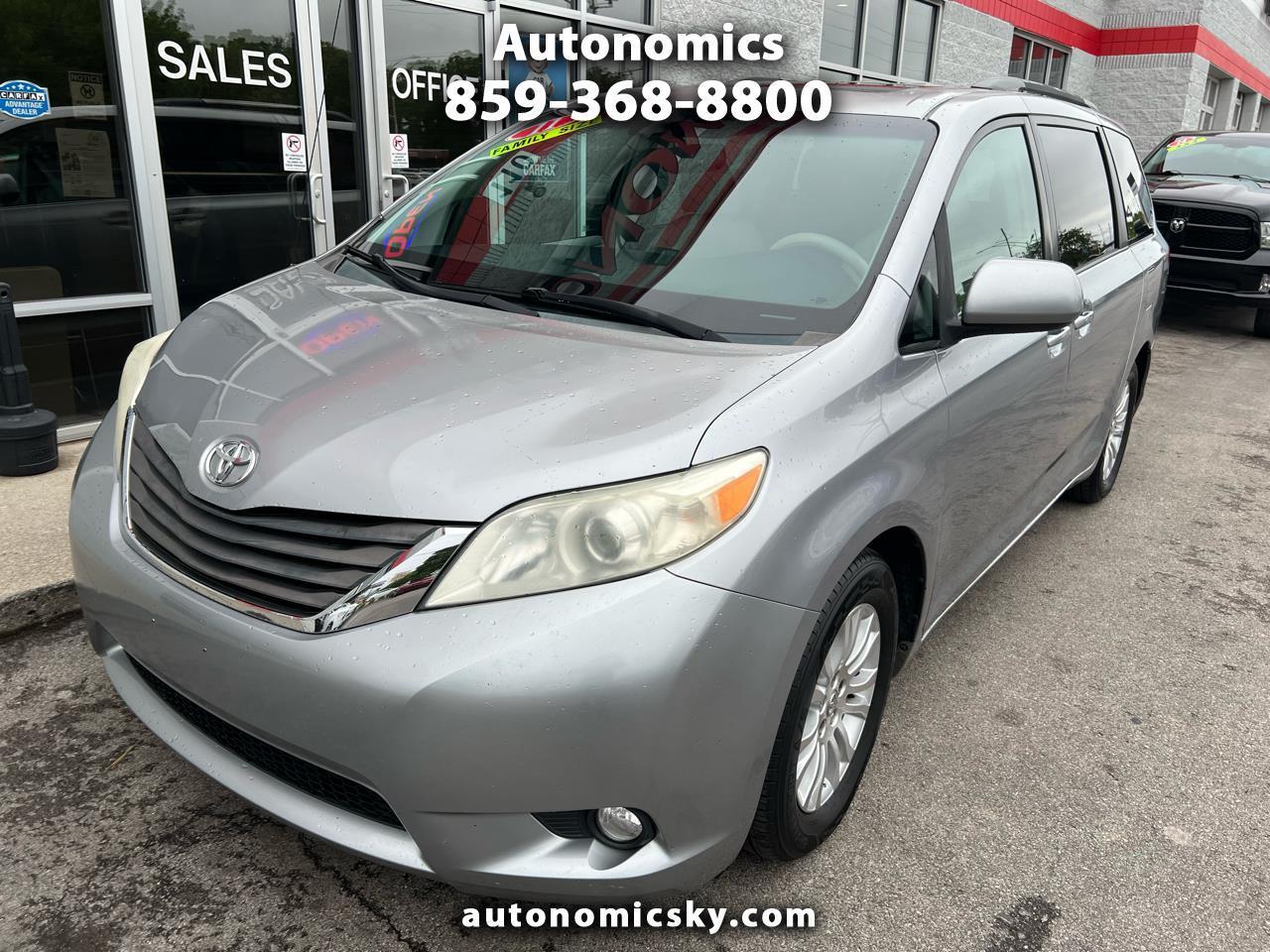 Toyota Sienna 5dr 7-Pass Van V6 XLE AAS FWD (Natl) 2011