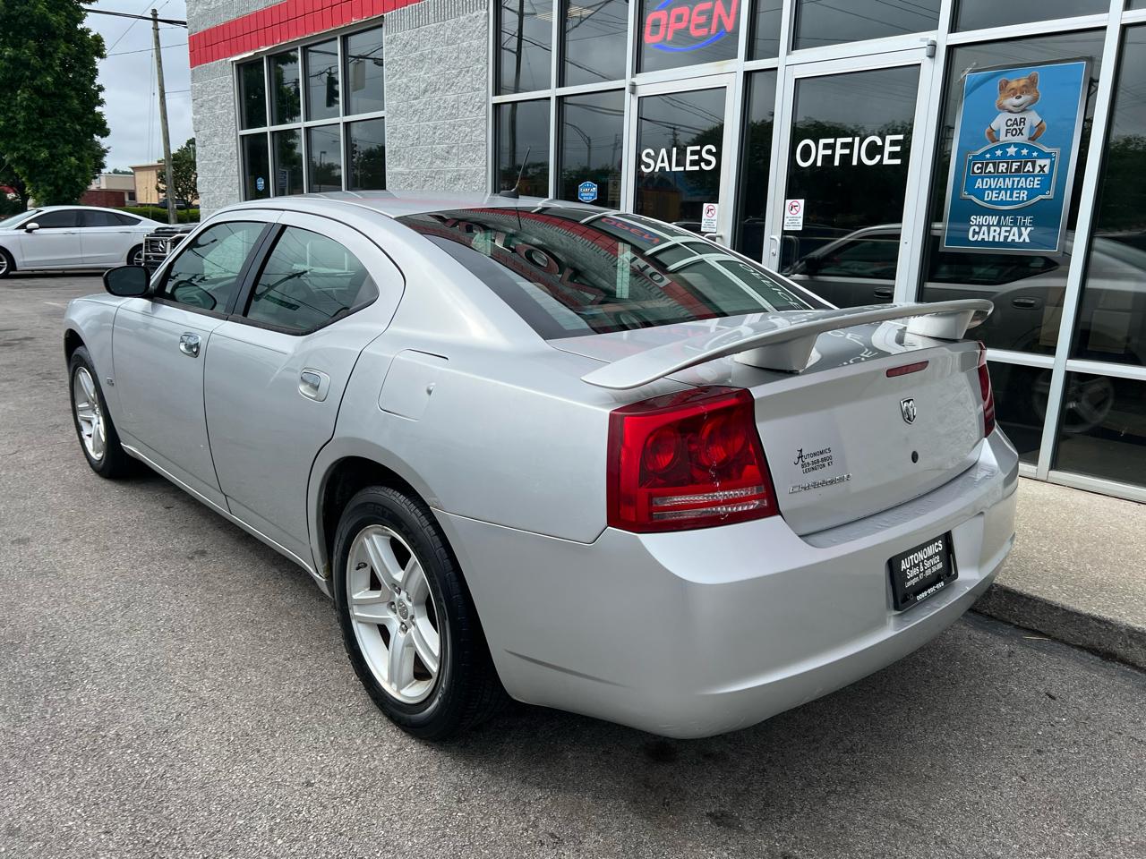 Dodge Charger 4dr Sdn RWD 2008