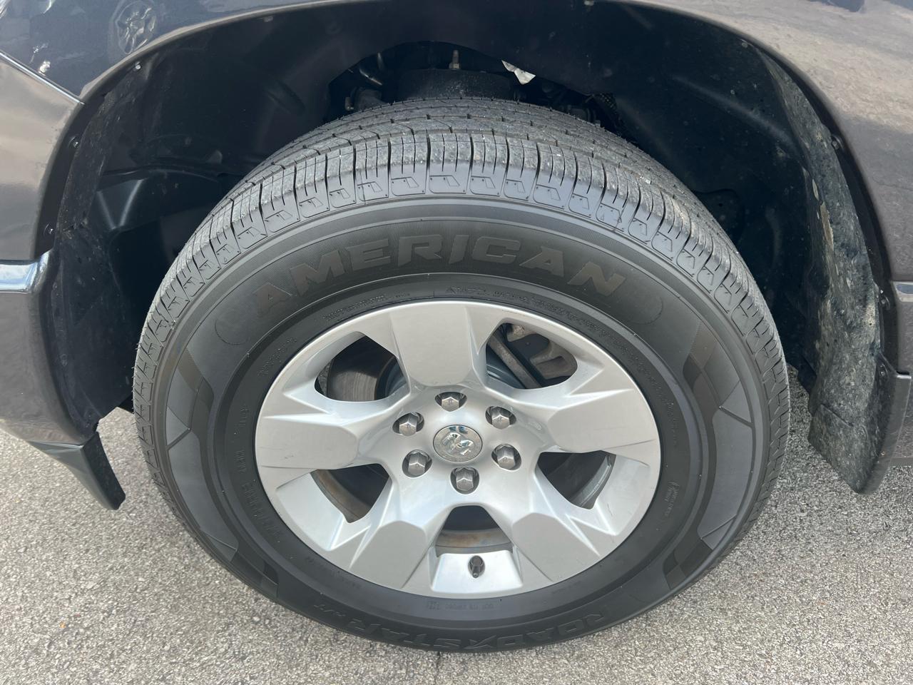 RAM 1500 Lone Star 4x4 Crew Cab 5'7" Box 2020