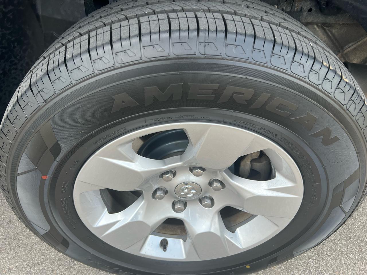 RAM 1500 Lone Star 4x4 Crew Cab 5'7" Box 2020