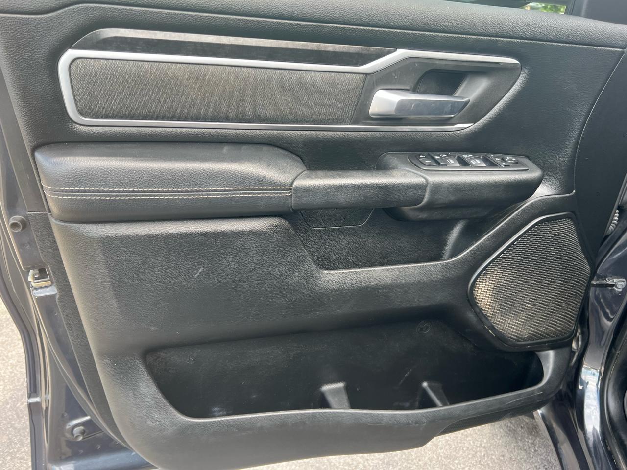 RAM 1500 Lone Star 4x4 Crew Cab 5'7" Box 2020