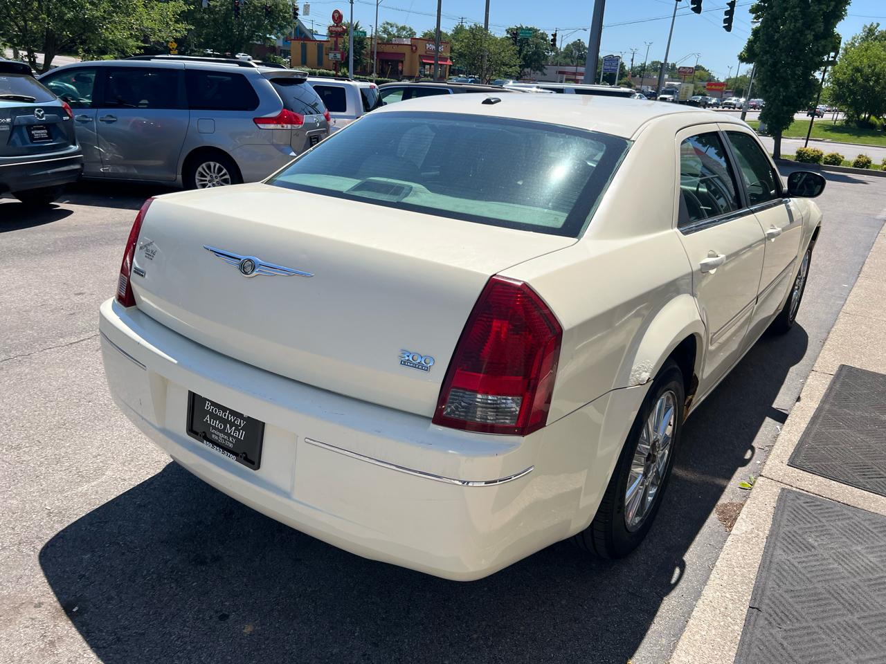 Chrysler 300 4dr Sdn 300 Limited AWD 2007