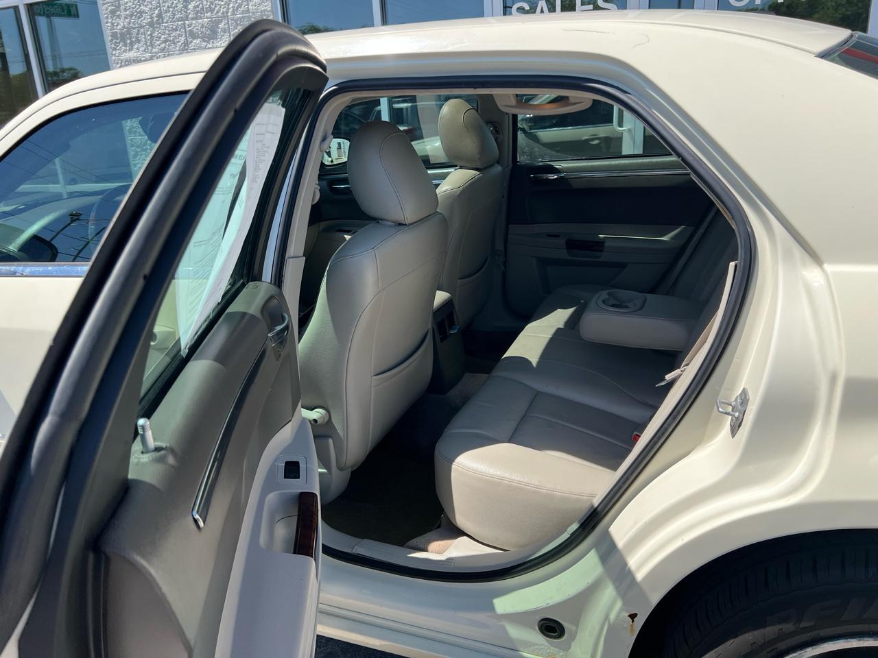 Chrysler 300 4dr Sdn 300 Limited AWD 2007