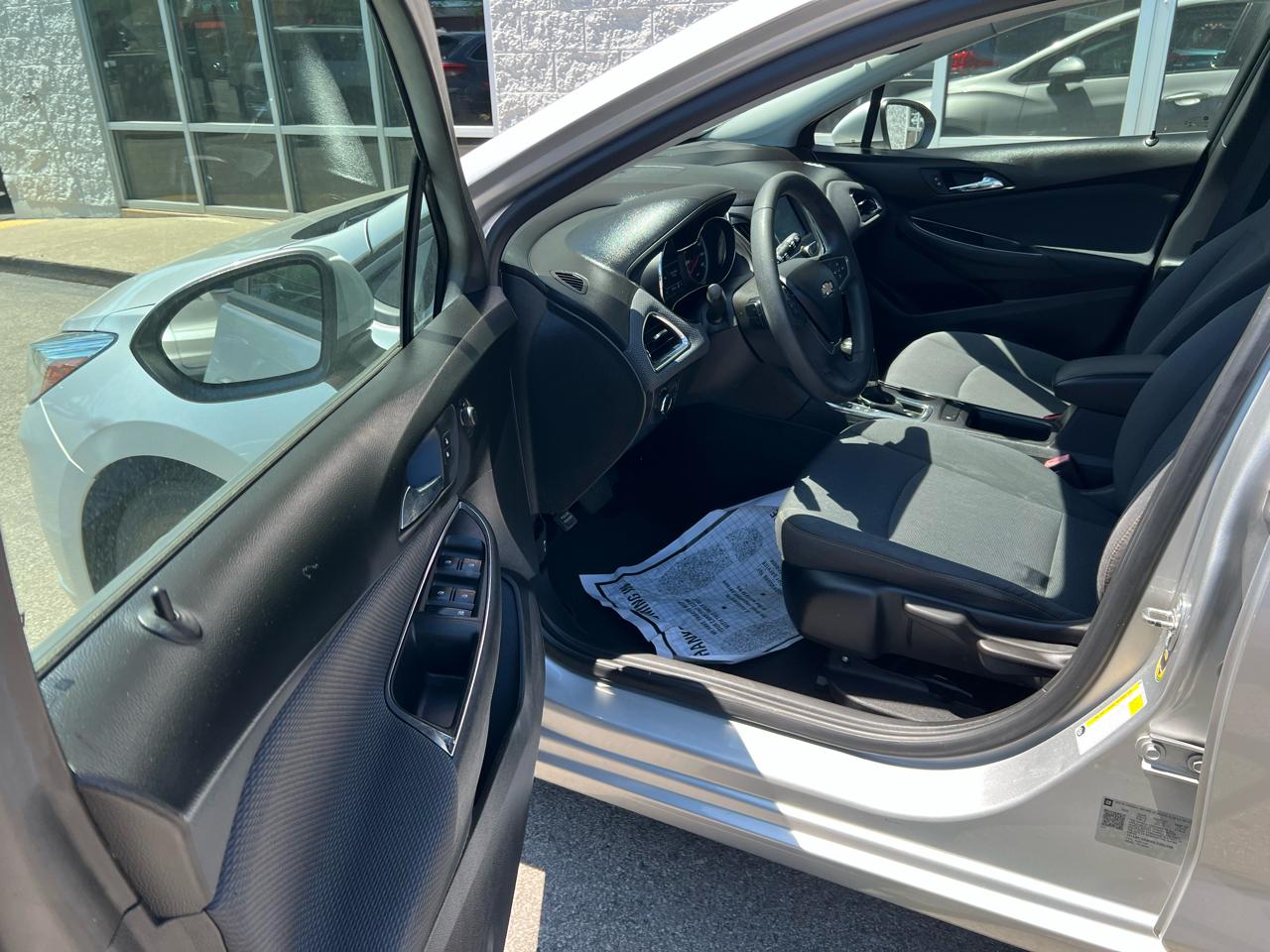 Chevrolet Cruze 4dr HB LS 2019