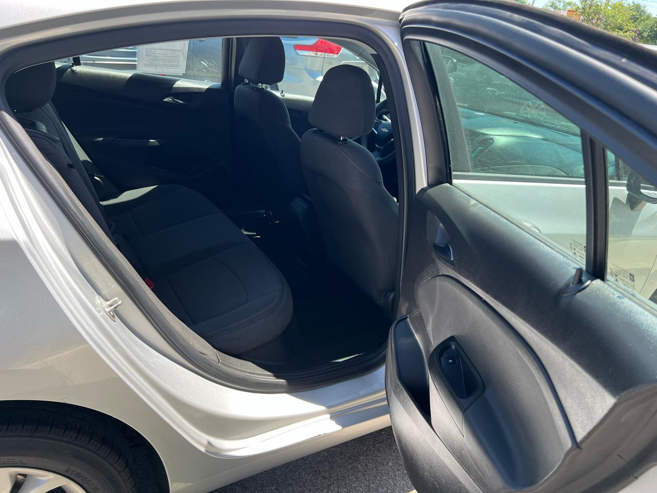Chevrolet Cruze 4dr HB LS 2019
