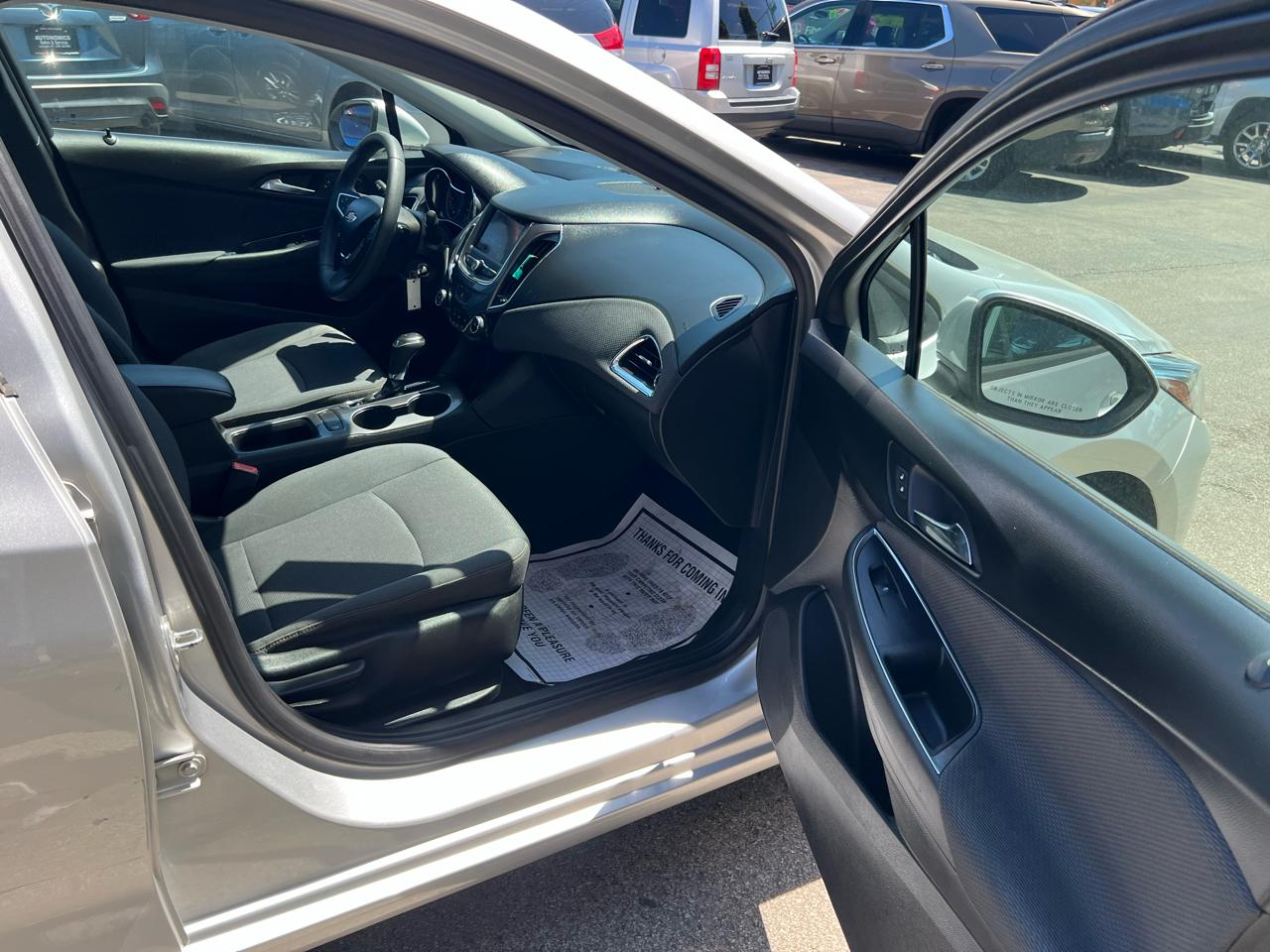 Chevrolet Cruze 4dr HB LS 2019