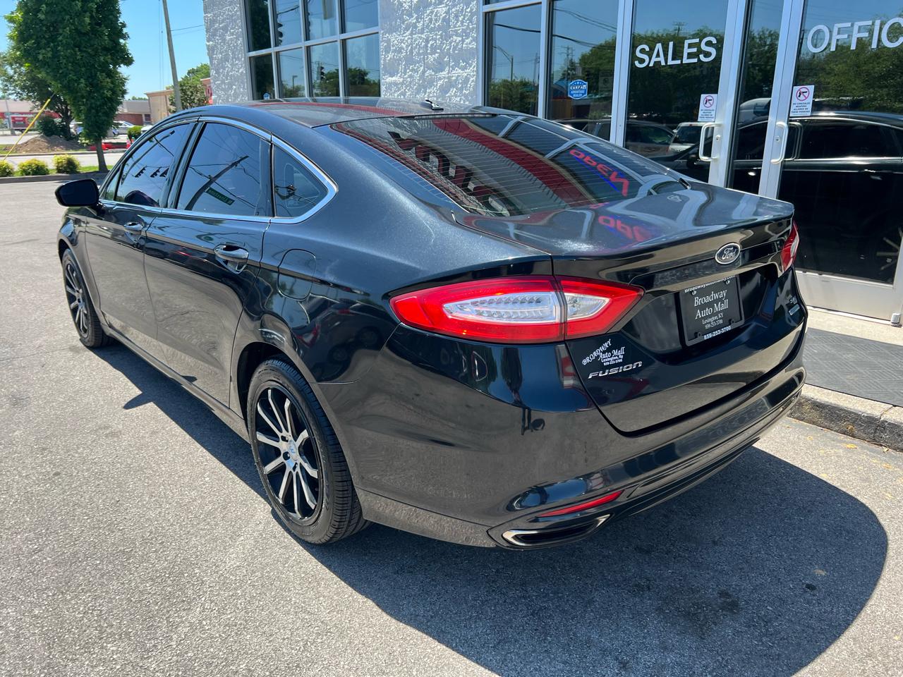 Ford Fusion 4dr Sdn SE FWD 2014