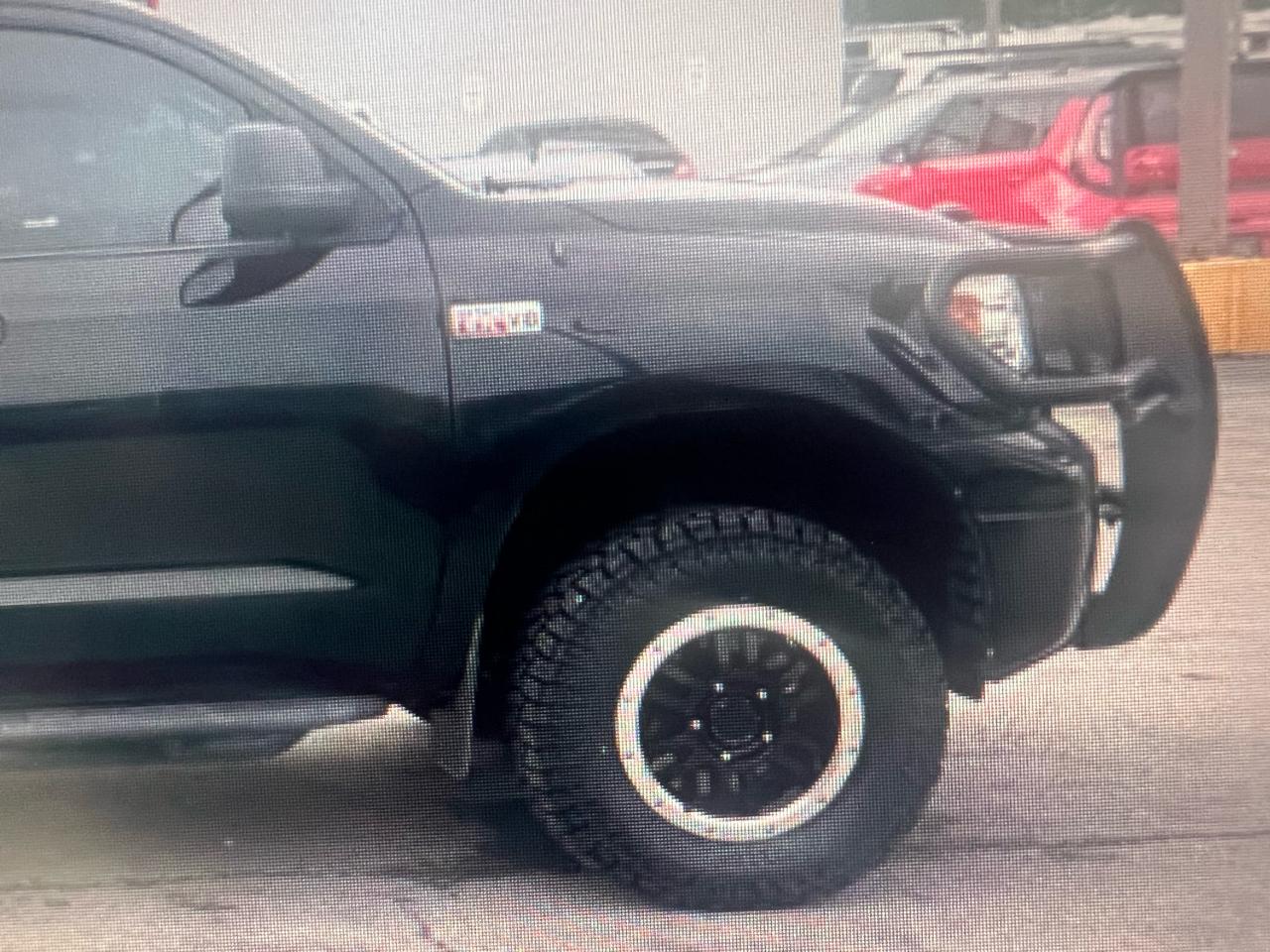 Toyota Tundra 4WD CrewMax 145.7" 5.7L LTD (Natl) 2013