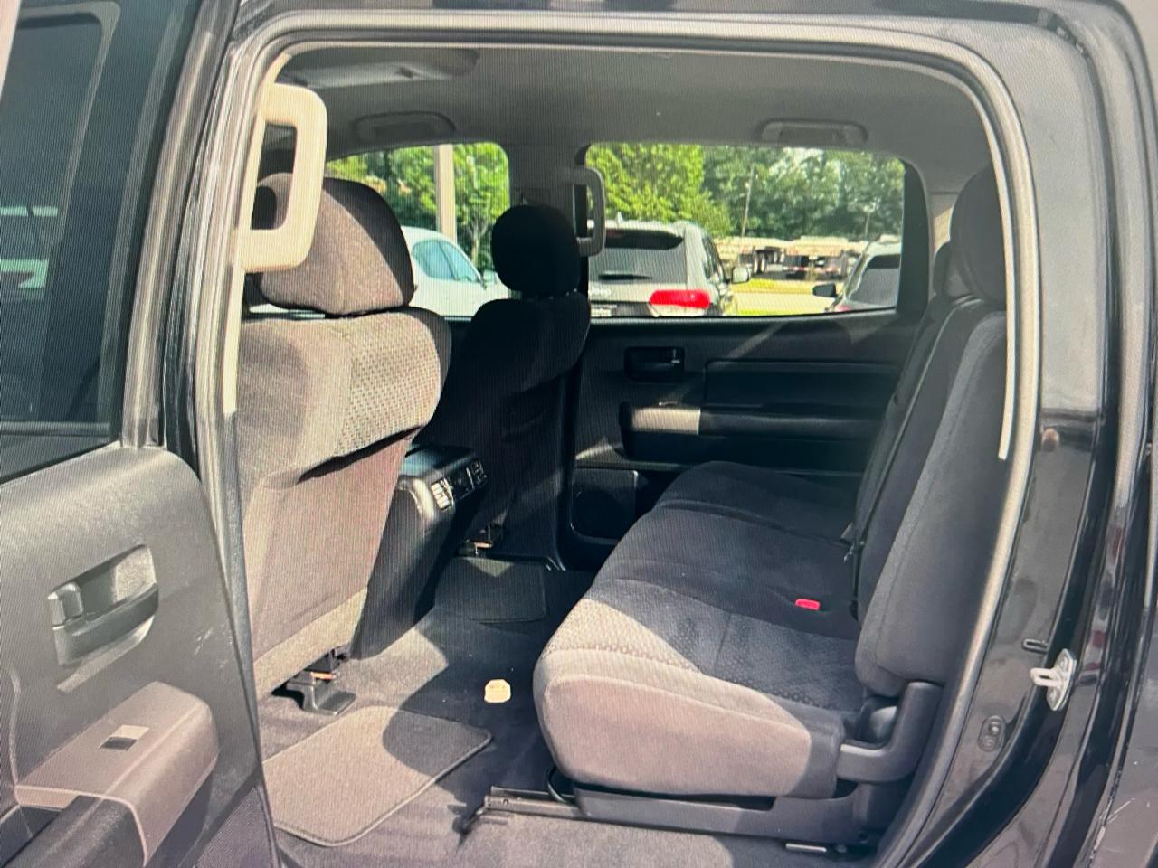 Toyota Tundra 4WD CrewMax 145.7" 5.7L LTD (Natl) 2013