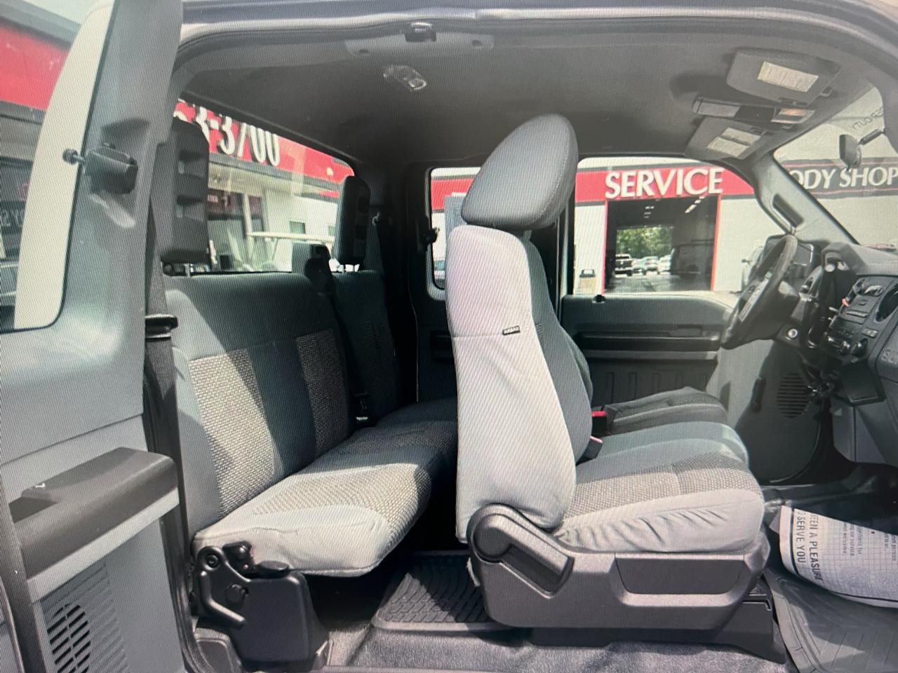 Ford F-250 HD HD Supercab 138.8" WB 4WD 2014