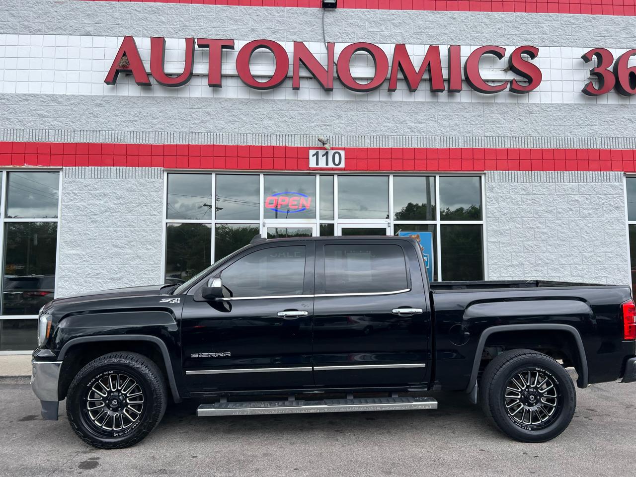GMC Sierra 1500 4WD Crew Cab 143.5" SLT 2017