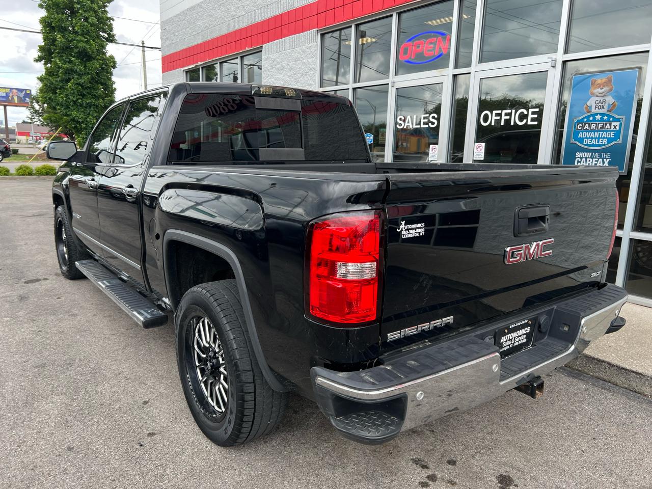 GMC Sierra 1500 4WD Crew Cab 143.5" SLT 2017